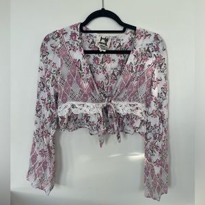 Front tie crop blouse